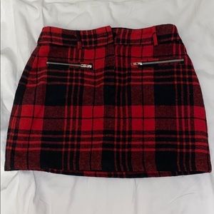 felt-like plaid skirt